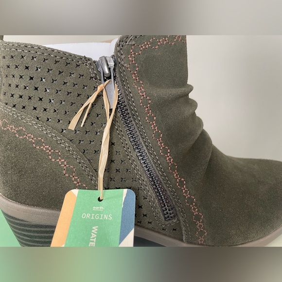 Earth Origins Collette Cheryl Classic Suede Ankle Boots - Size 8 - Picture 3 of 7